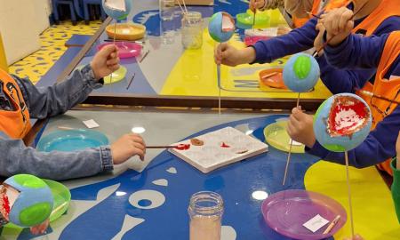 Imagen El MUJA celebra el Día de la Tierra con una visita a La Griega y un taller para peques