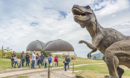 Imagen Un verano entre dinosaurios en el MUJA