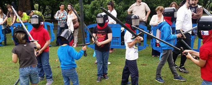 Ir a Imagen Talleres de Vestimenta medieval e iniciación a la esgrima en el Centro
